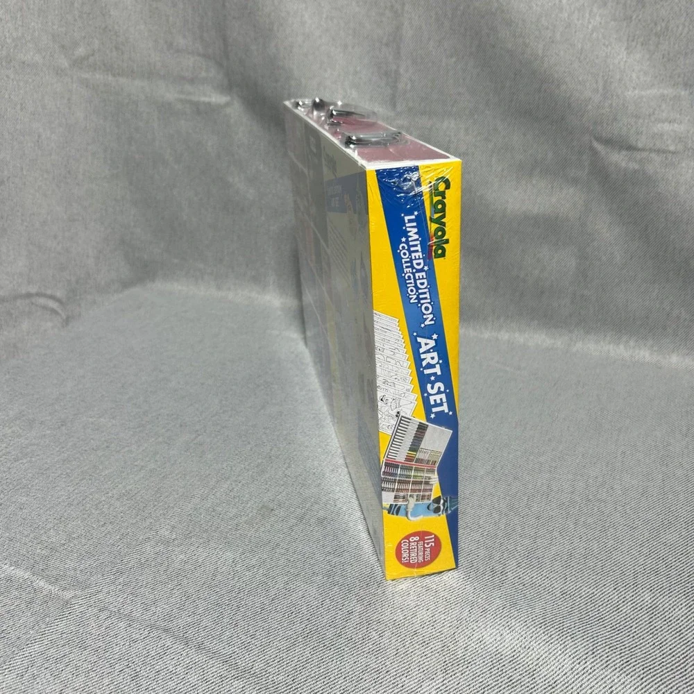 Crayola Limited Edition Art Set 115 Pieces 8 Retired Colors Case Gift‎ Pack